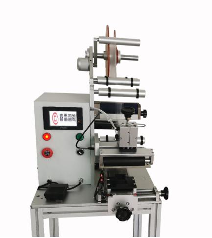 Mga praktikal na kaso ng aplikasyon ng semi-awtomatikong flat roll label machine